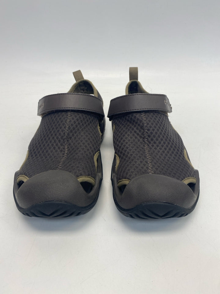 Crocs Size 9 Brown Men&