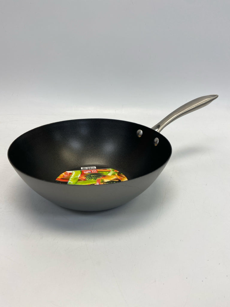 NWT Nordic Ware Cookware