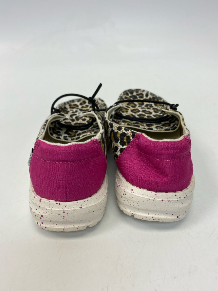 Hey Dude SIZE 13 Cream/Black Gold Animal Print Girl&