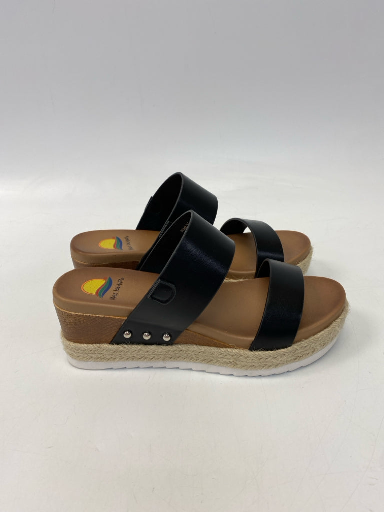 Size 7.5 Black Sandals