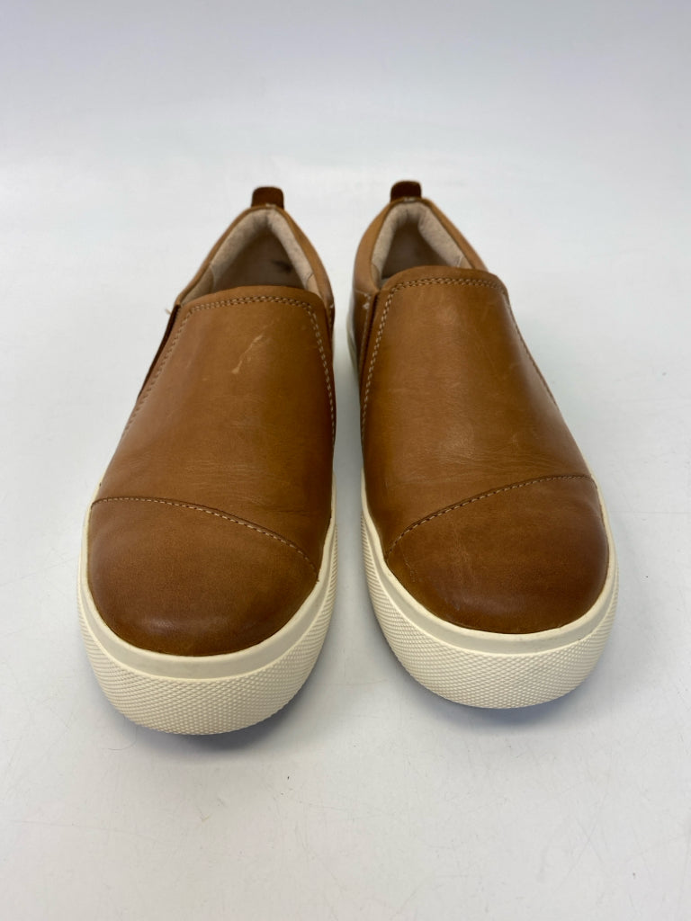 Taos  Size 7 Brown Sneakers