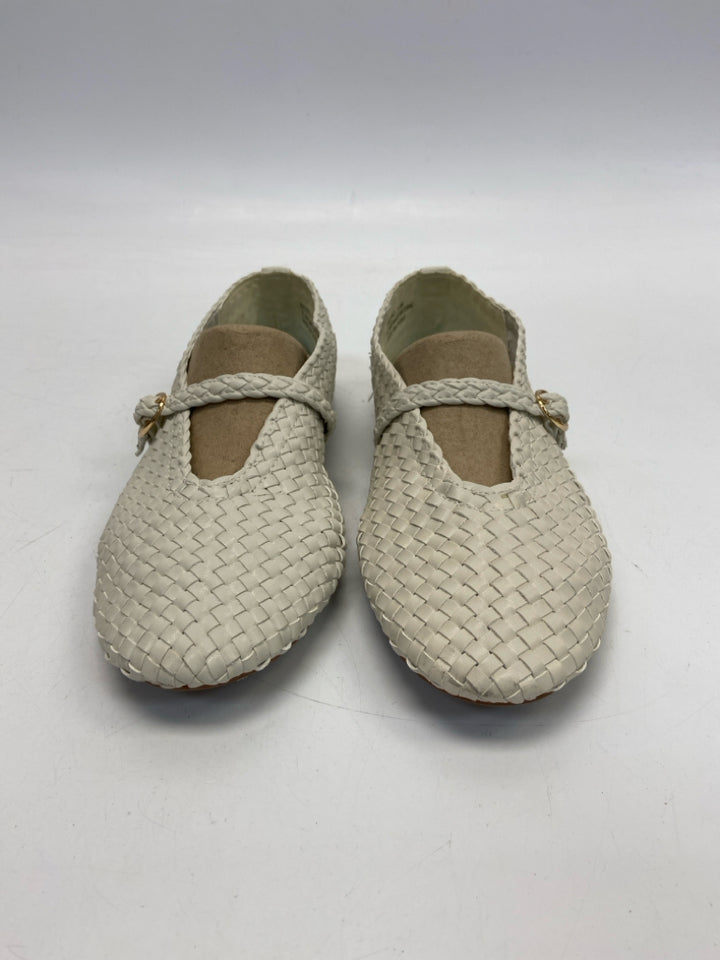 House of Harlow  Size 7.5 White Woven Flats