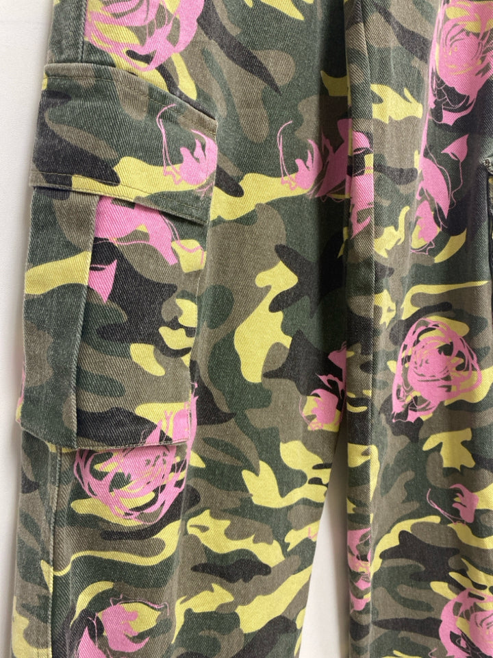 NWT Size S Green Pink/Black Camouflage Ladies Jeans