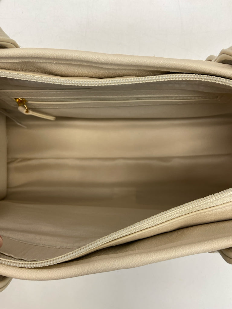NWT Time and Tru Cream Handbag