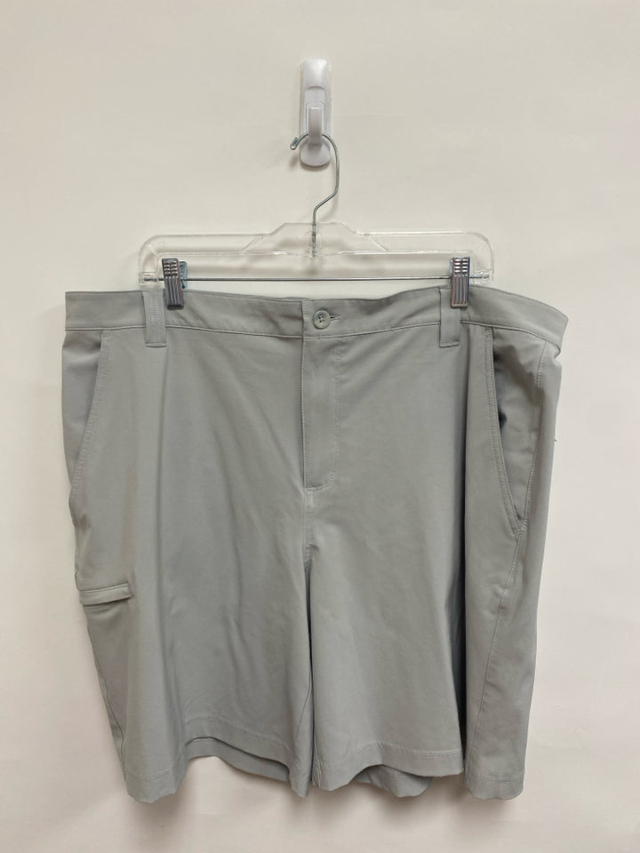 Columbia Size 40 Pale Gray Men&