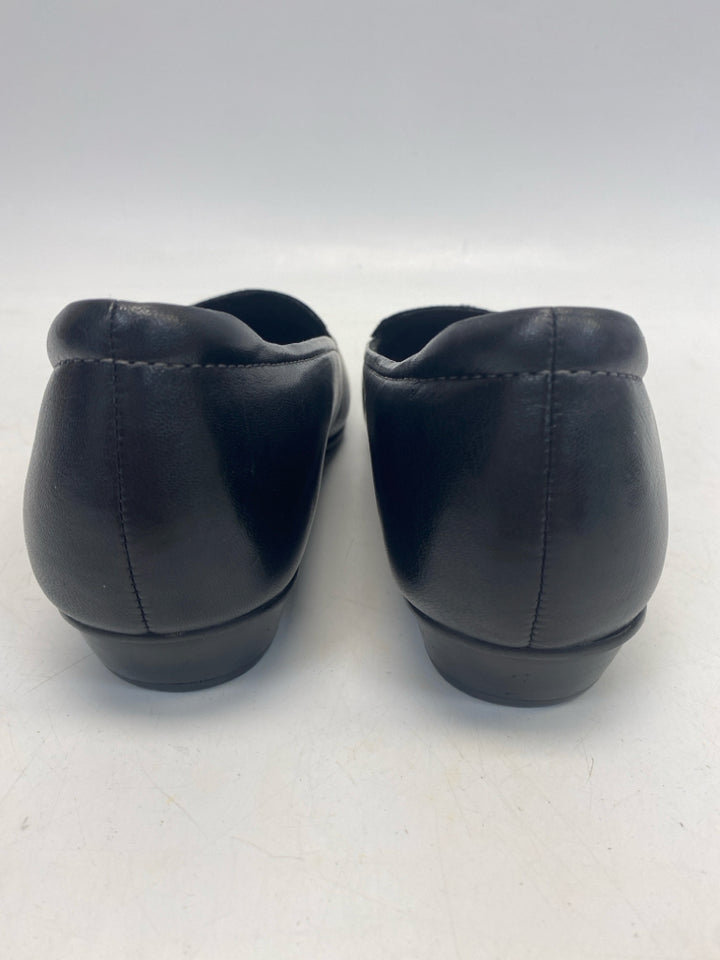 Clarks  Size 9.5 Black Flats