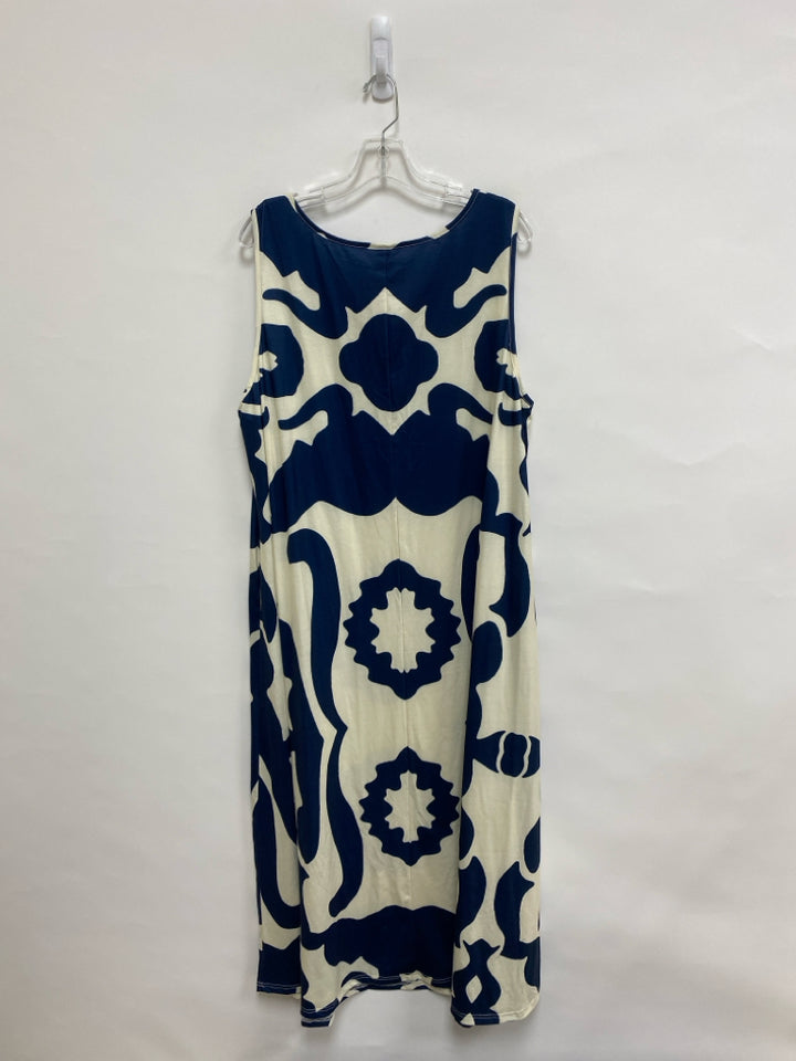 NWT EMERY ROSE  SIZE  2X Cream Navy Shapes Maxi Plus Size Dress