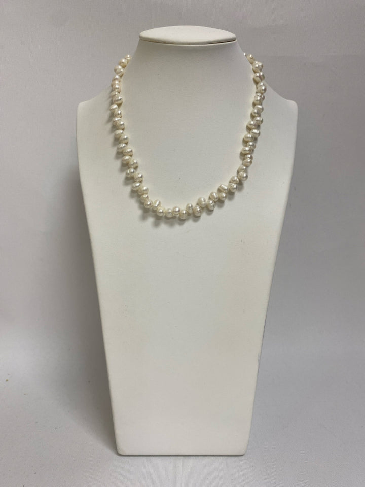 Pearl Teardrop Necklace