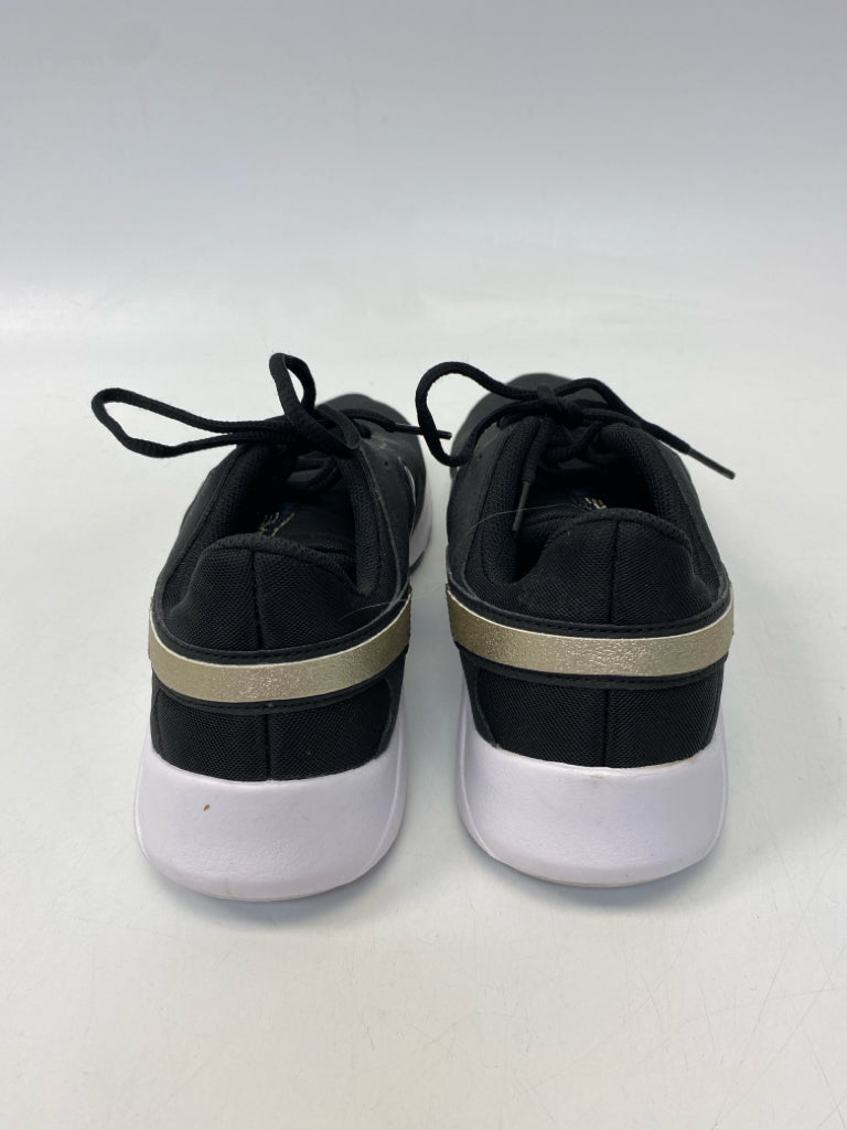 Nike  Size 10.5 Black Lace-up Sneakers