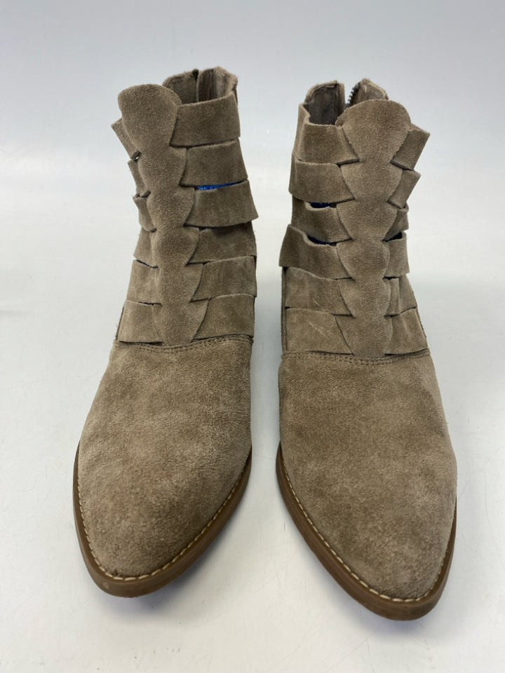 Volatile US Shoe Size 10 Brown Suede Boots
