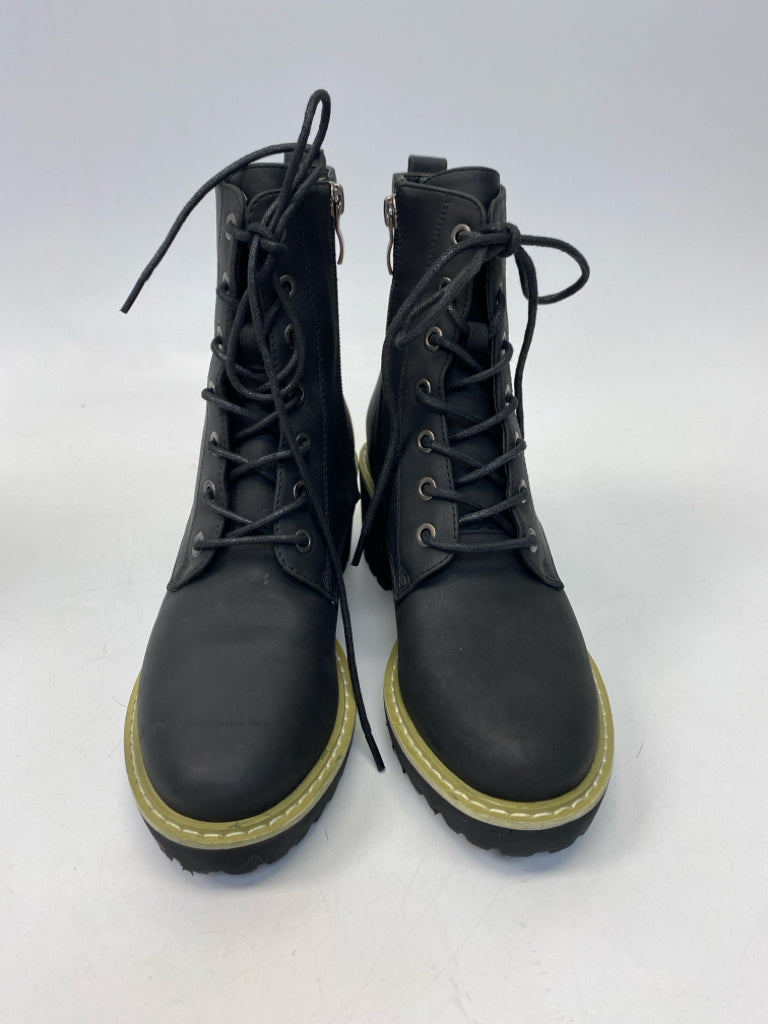 NWOT Corkys US Shoe Size 7 Black Lace-up Boots