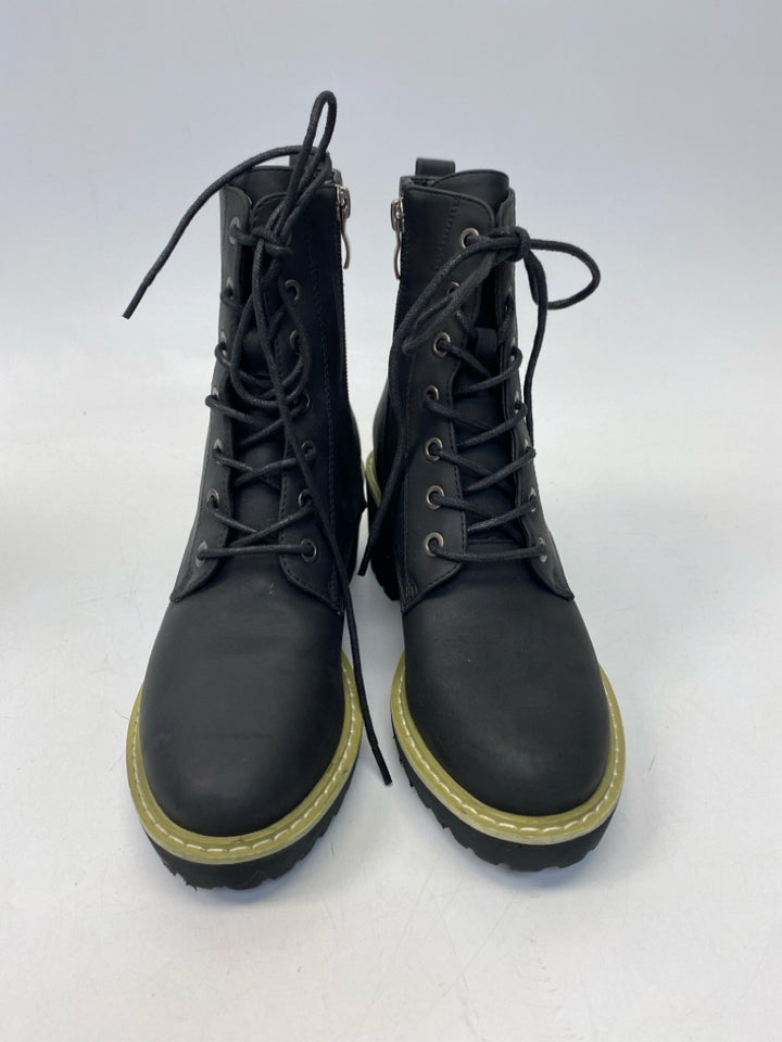 NWOT Corkys US Shoe Size 7 Black Lace-up Boots