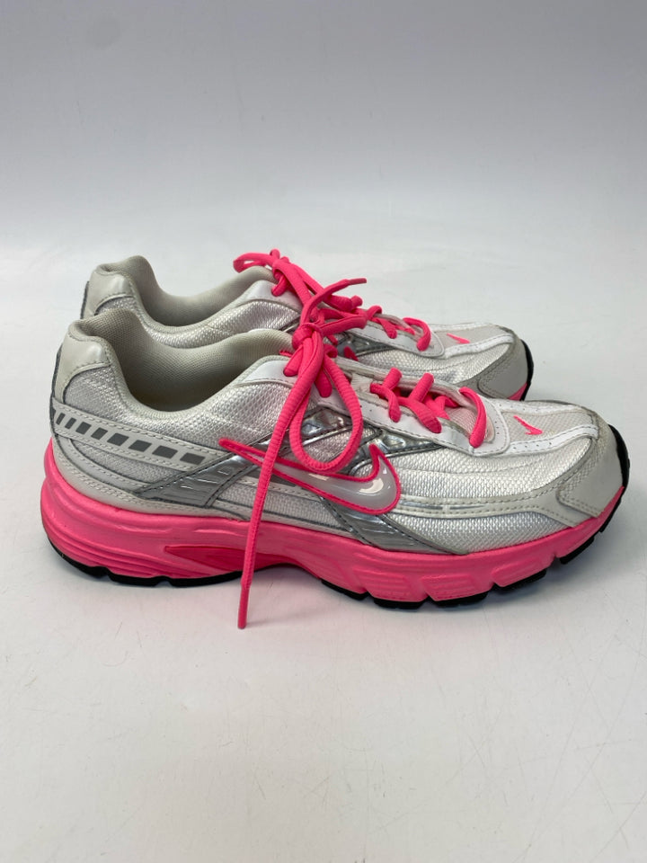 Nike  Size 8 White Hot Pink Lace-up Sneakers