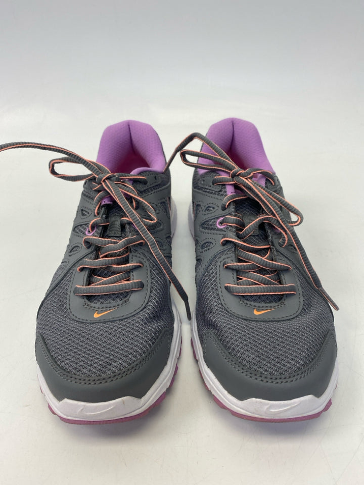 Nike  Size 7.5 Gray Coral/Purple Lace-up Sneakers