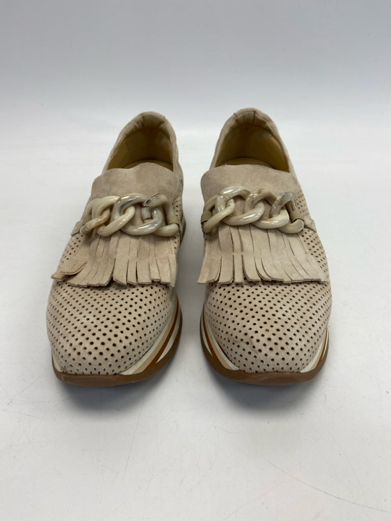 SOFTWAVES  Size 41 Tan Perforated Sneakers