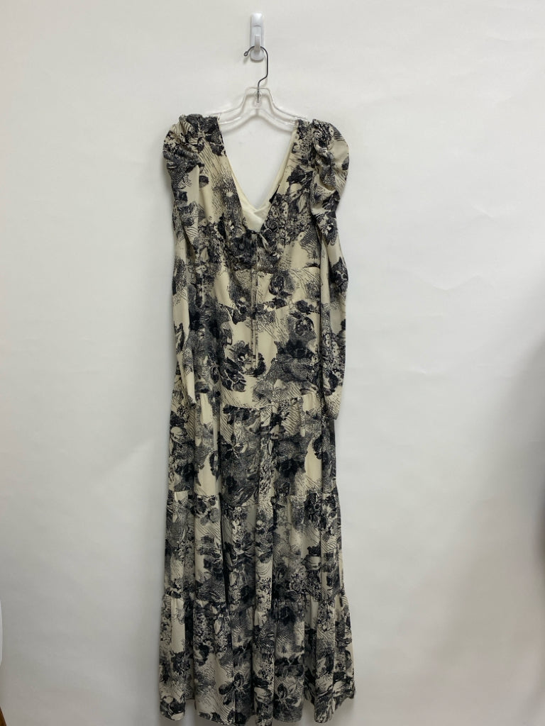 lucy paris Size M Cream Black Print Maxi Ladies Dress