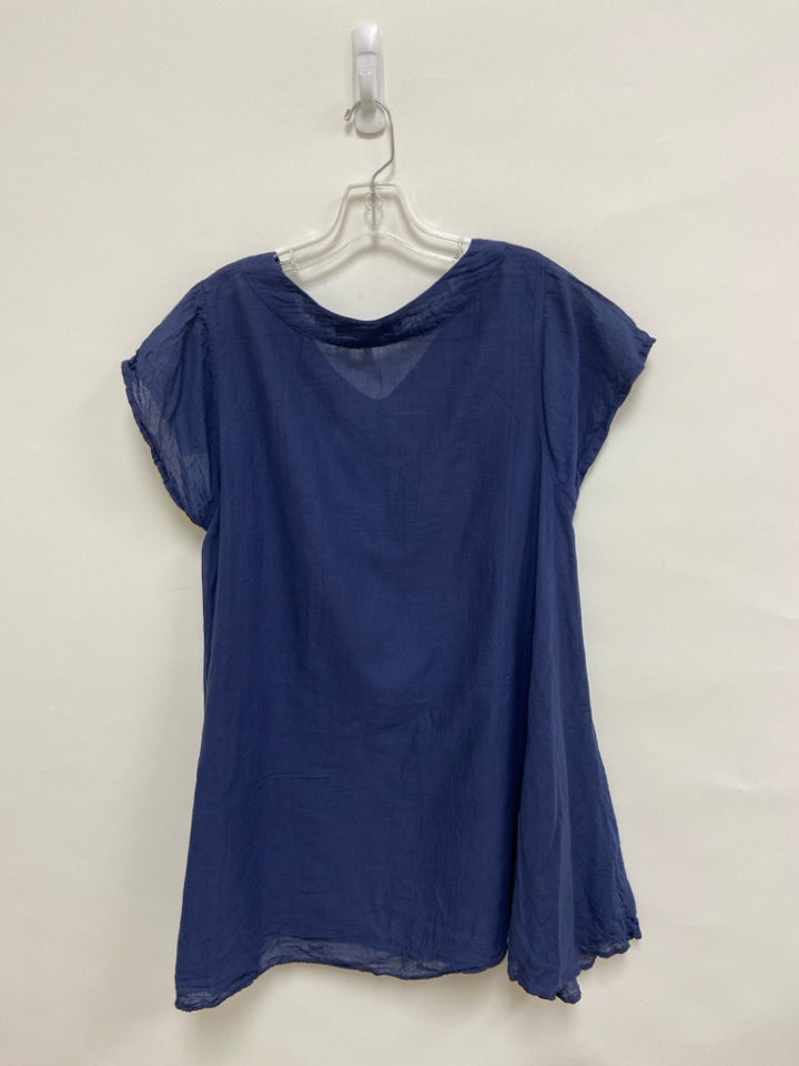 JP and Mattie Size M Navy V Neck Gauze Ladies Top
