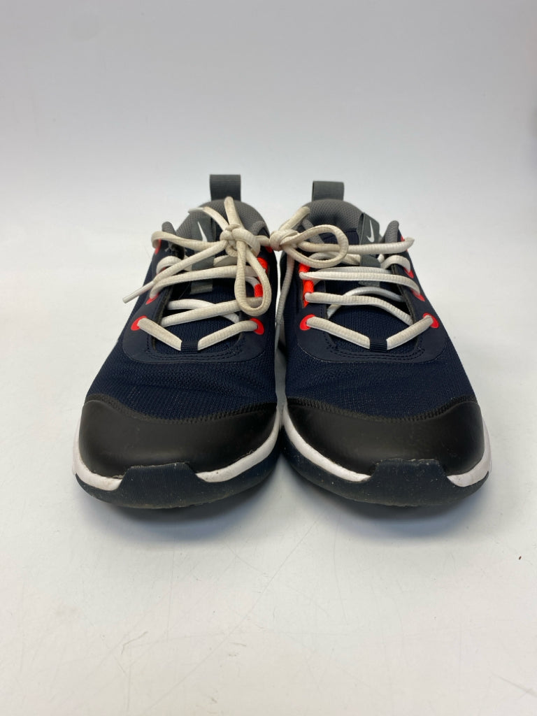 Nike SIZE 6 Dark Navy Black/White Fabric Boy&