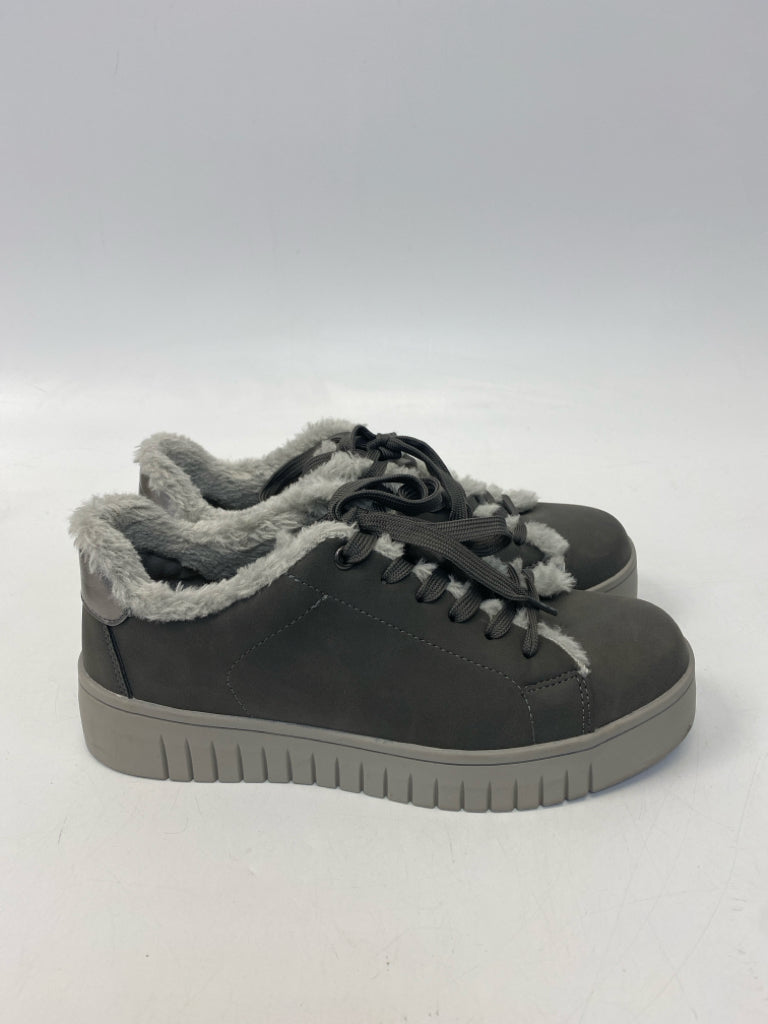 Serra  Size 8 Gray Lace-up Sneakers