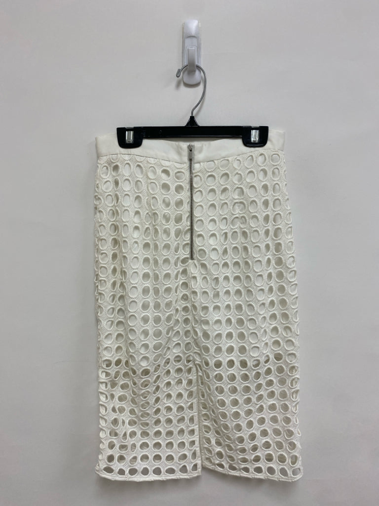 Banana Republic Size 0P White Cut-Out Petite Skirt
