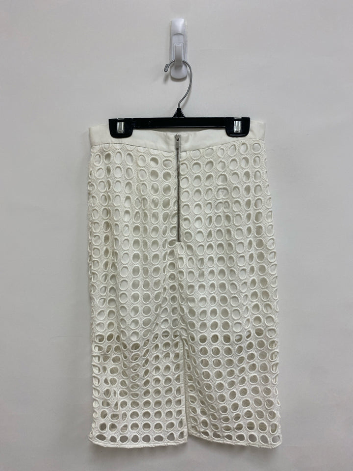 Banana Republic Size 0P White Cut-Out Petite Skirt