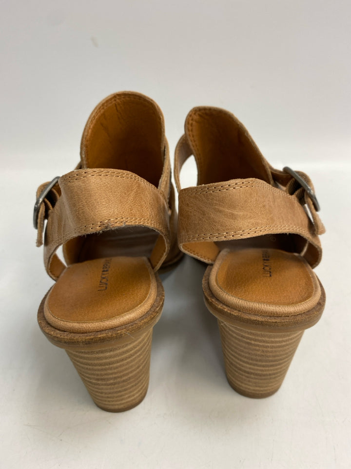 Lucky Brand  Size 6 Tan Sandals