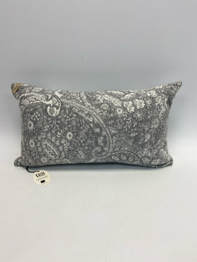 NWT Gray/White Print Pillow