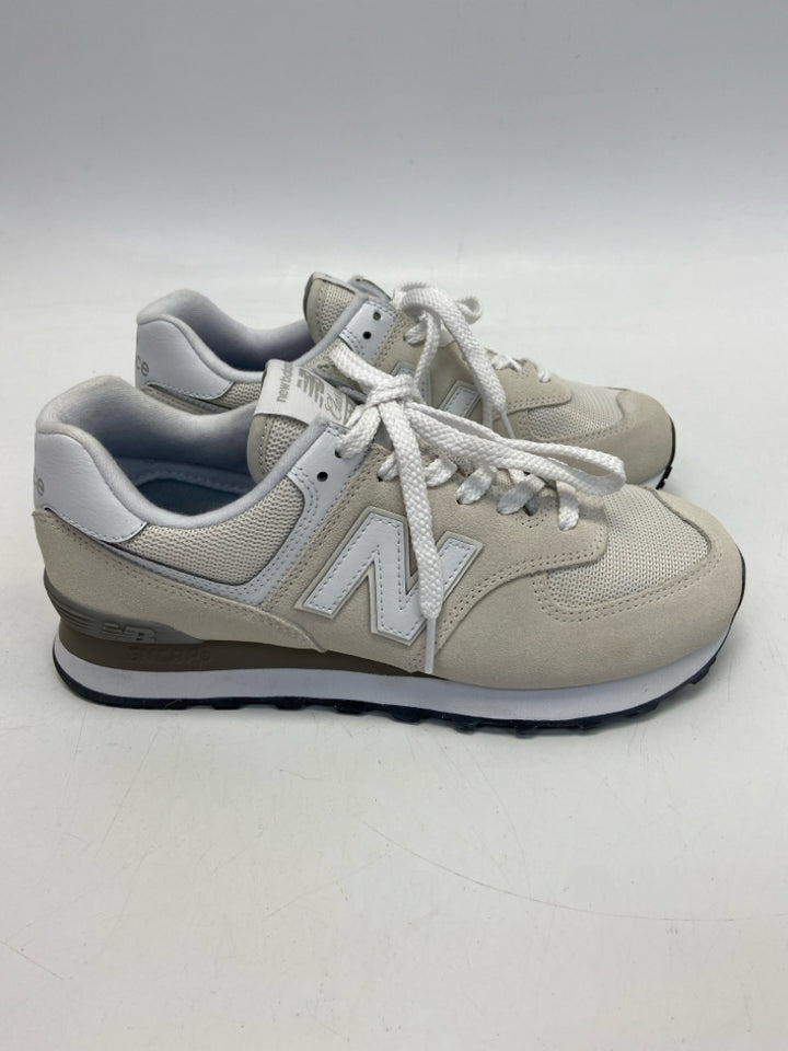 New Balance  Size 8 Beige White Lace-up Sneakers