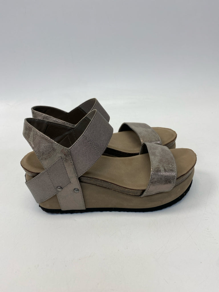 Hokus Pokus Size 8 Pewter Metallic Sandals