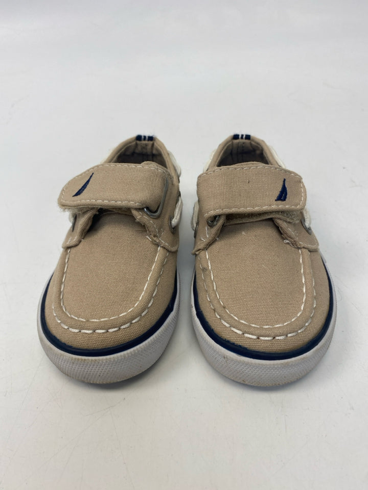 Cat &amp; Jack SIZE 5 Brown Boy&