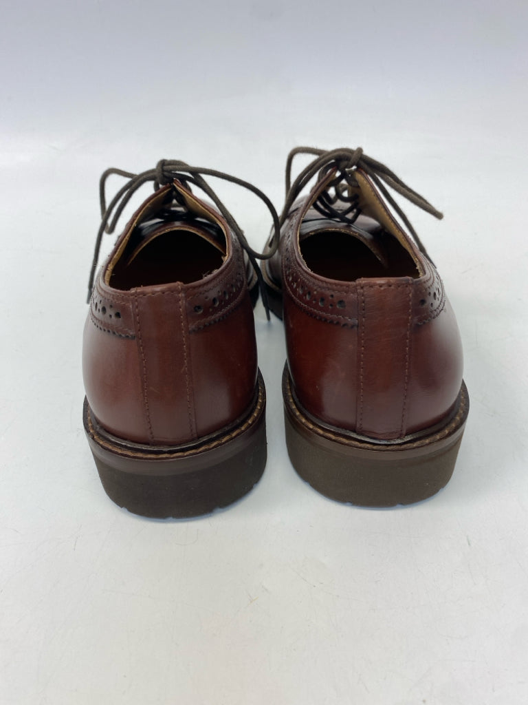 Size 9 Brown Lace-Up Men&