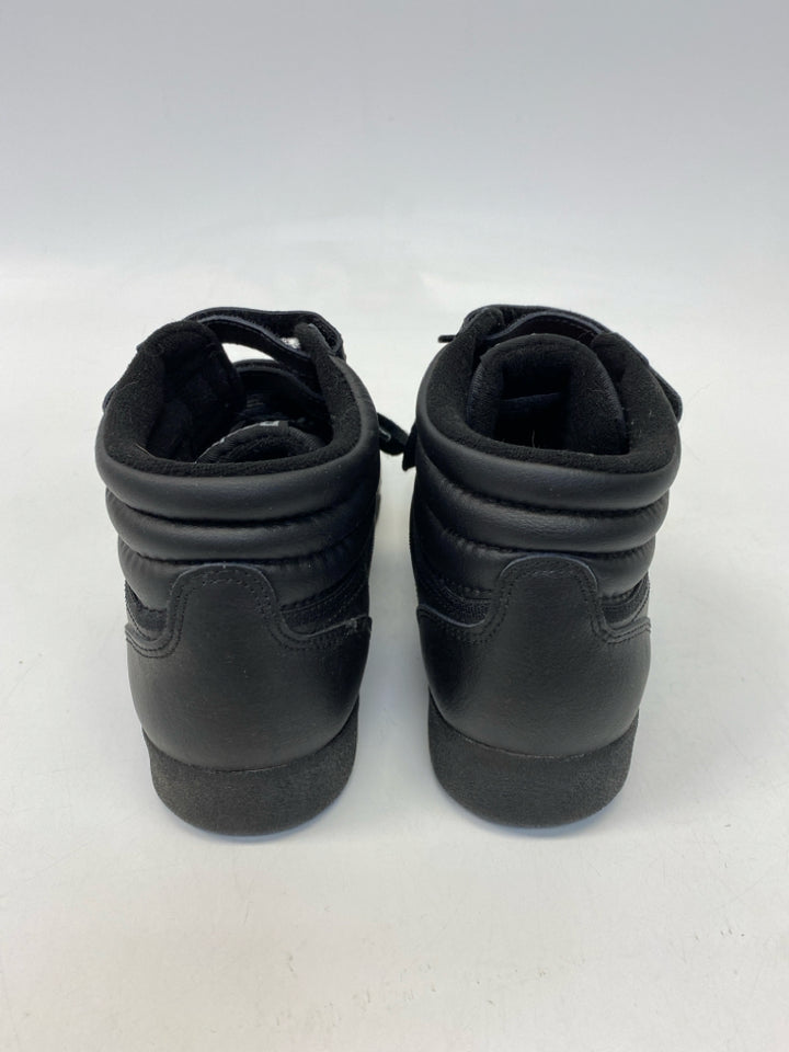 Reebok  Size 7.5 Black Lace-up Sneakers