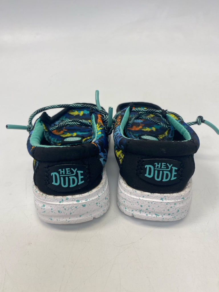 Hey Dude SIZE 5 Black Multi Color Shark Boy&