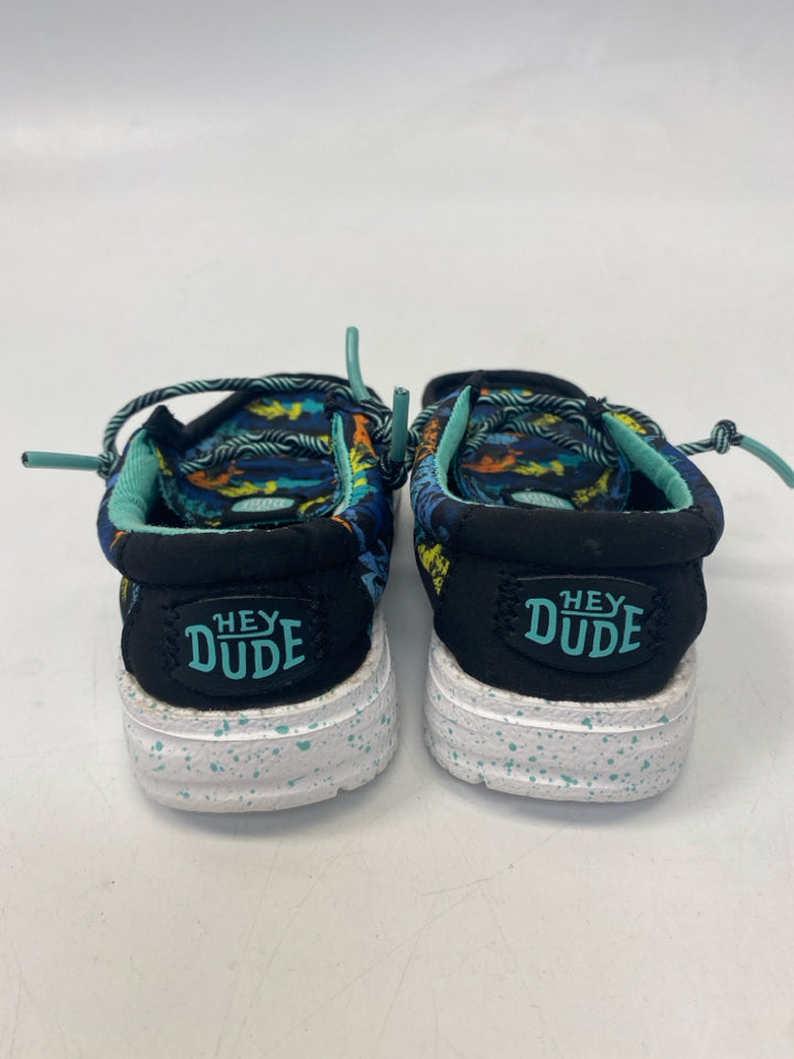 Hey Dude SIZE 5 Black Multi Color Shark Boy&