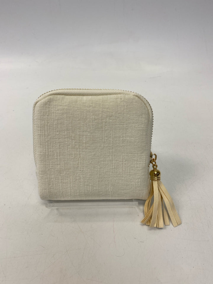 Cream Misc. Accessory