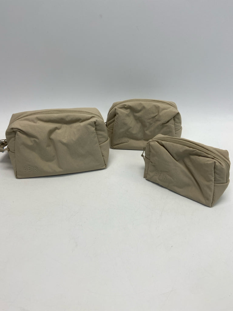 NWT Beis Air Pouch Set