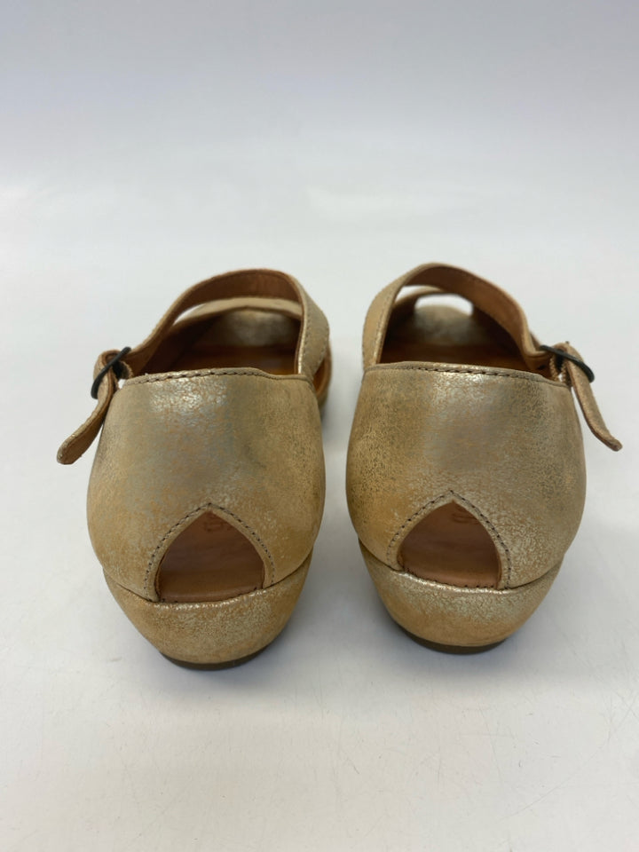 Gentle Souls  Size 6.5 Gold Iridescent Flats
