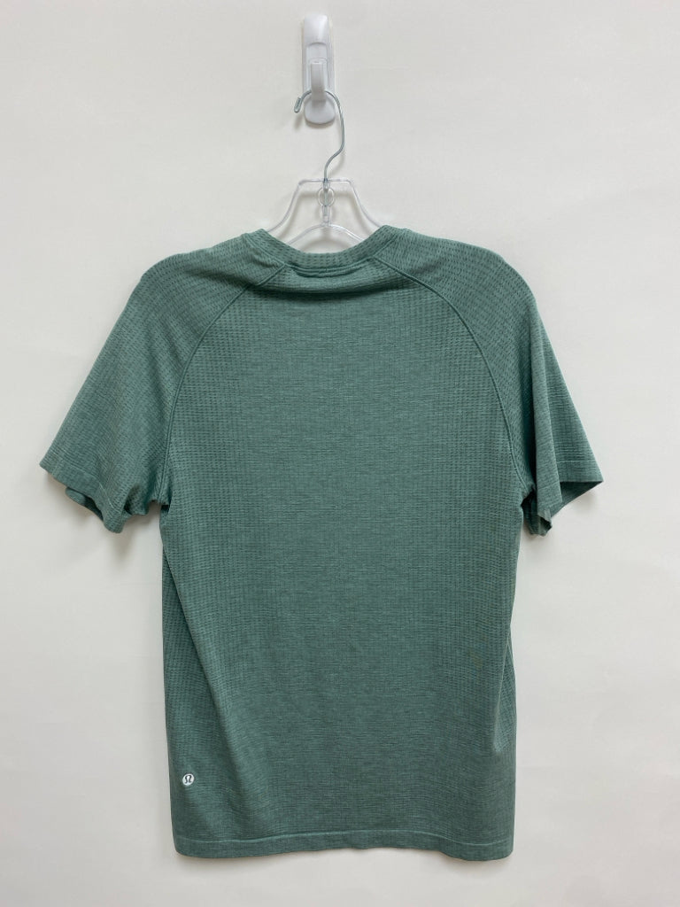 Lululemon Size S Sage Perforated Men&