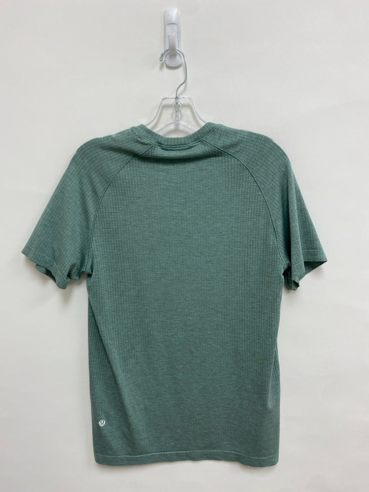 Lululemon Size S Sage Perforated Men&
