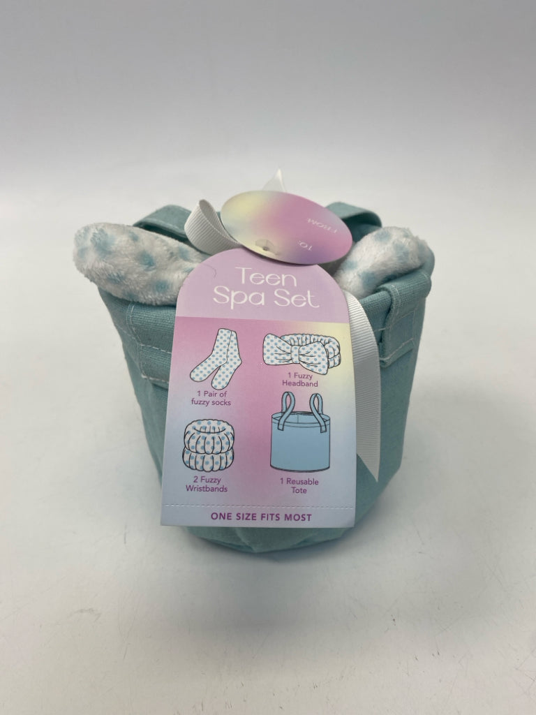 NWT Aqua White Kids Misc