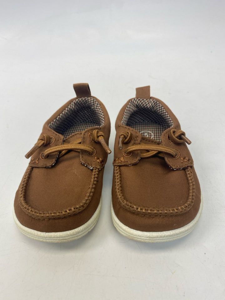 Nautica SIZE 5 Khaki Boy&