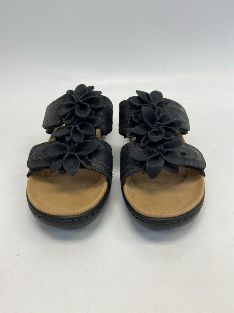 NWOT Clarks  Size 8.5 Black Rosette(s) Sandals