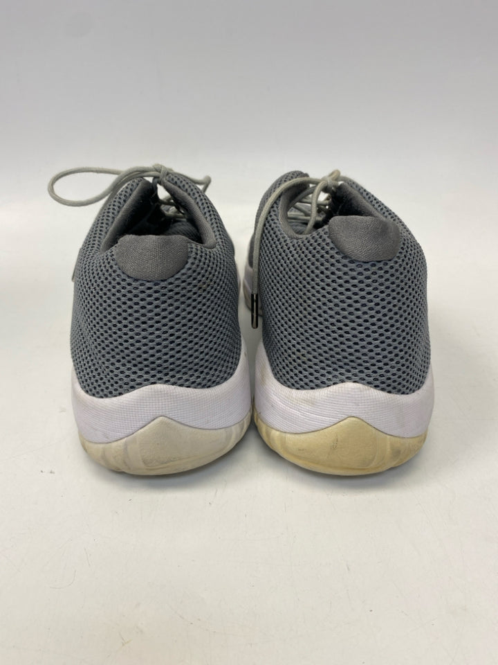 Nike Size 14 Gray Lace-Up Fabric Men&