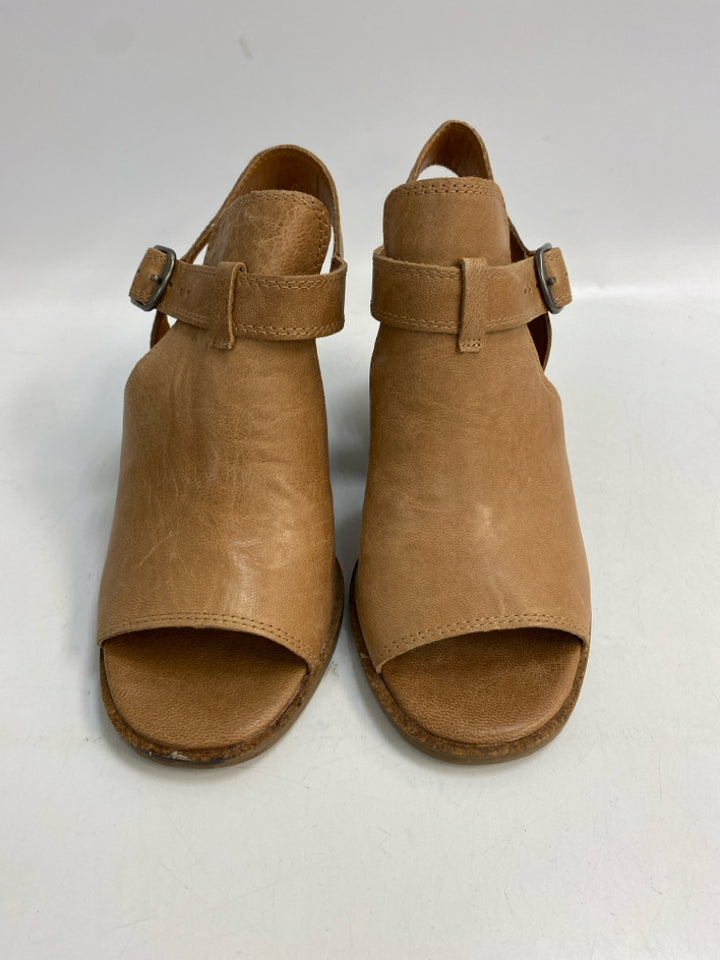 Lucky Brand  Size 6 Tan Sandals