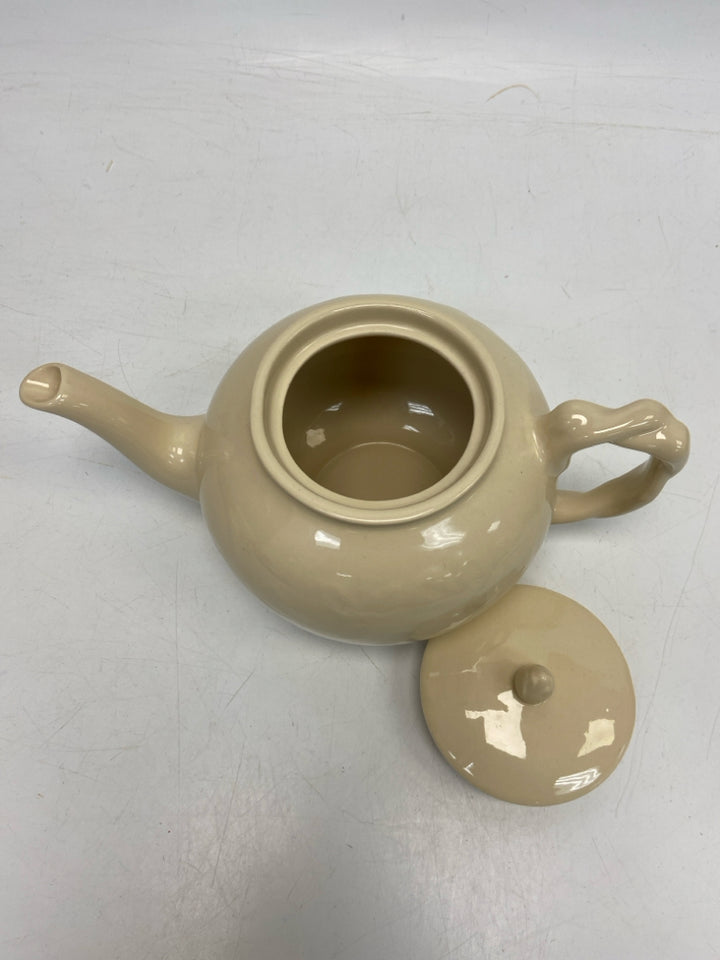 Cream Vine Tea Pot