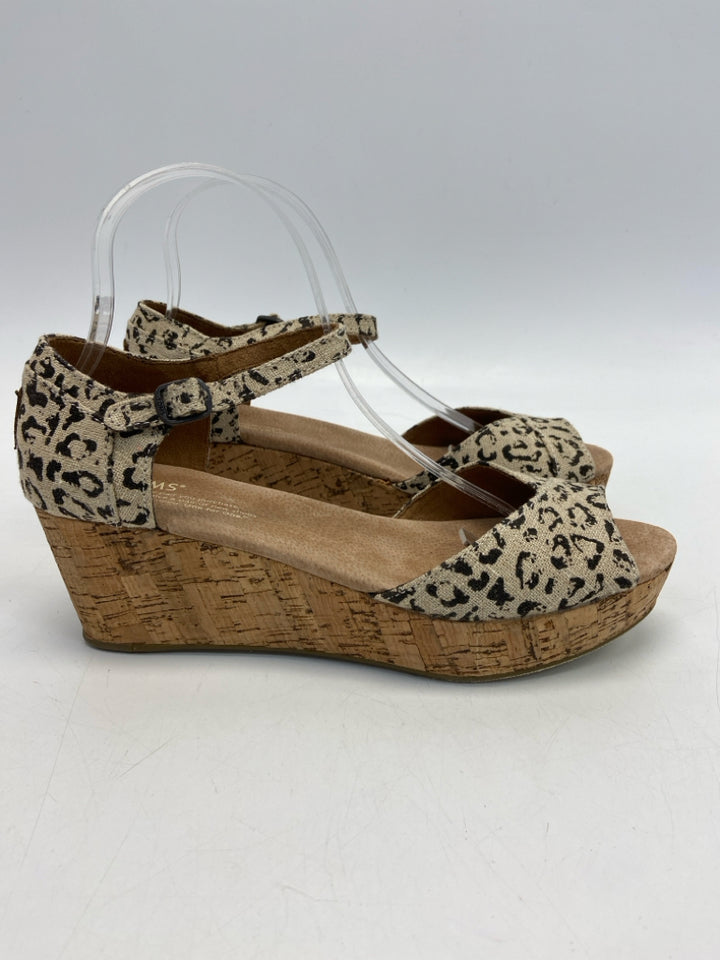 Toms  Size 9 Cream/Black Animal Print Sandals