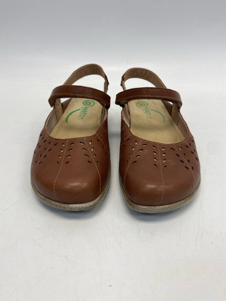 NWOT Naot EU Shoe Size 38 US Shoe Size 7 Brown Perforated Flats