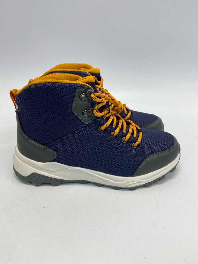 all in motion SIZE 6 Navy Gold Lace-Up Boy&