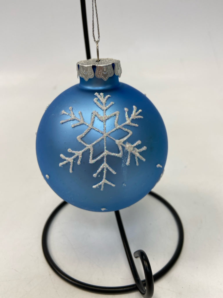 Blue White Snowflakes Ornaments