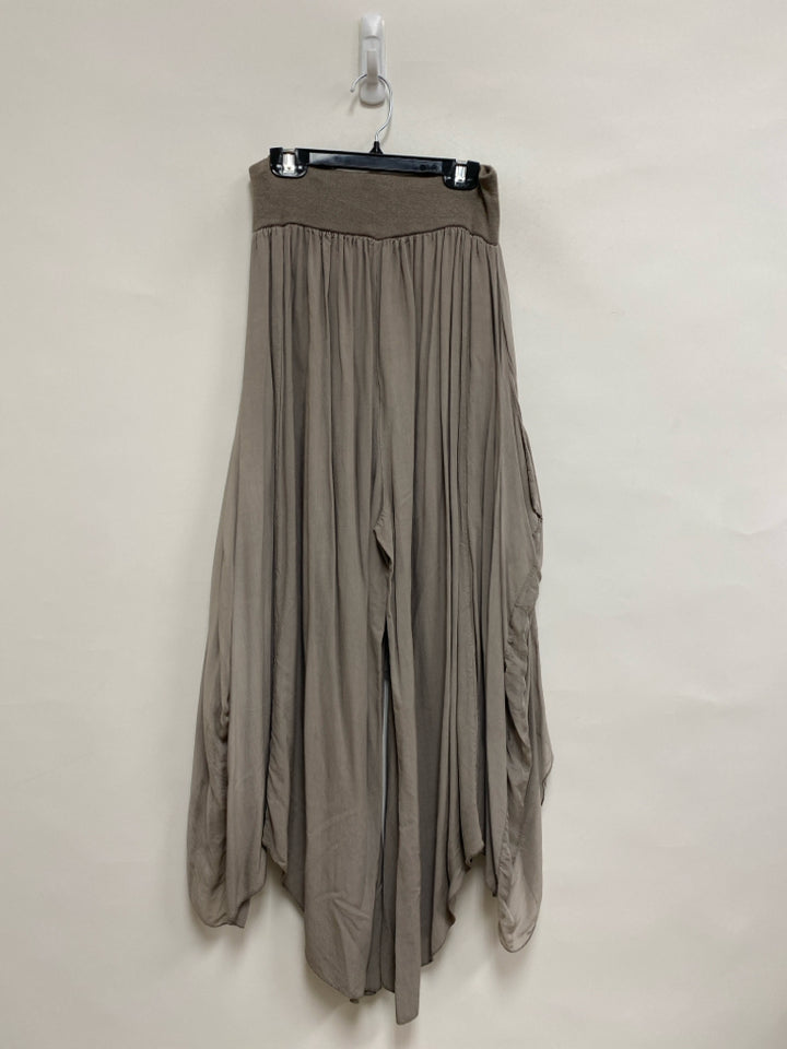 NWT Tempo Paris Size L Taupe Pull-on Ladies Pants